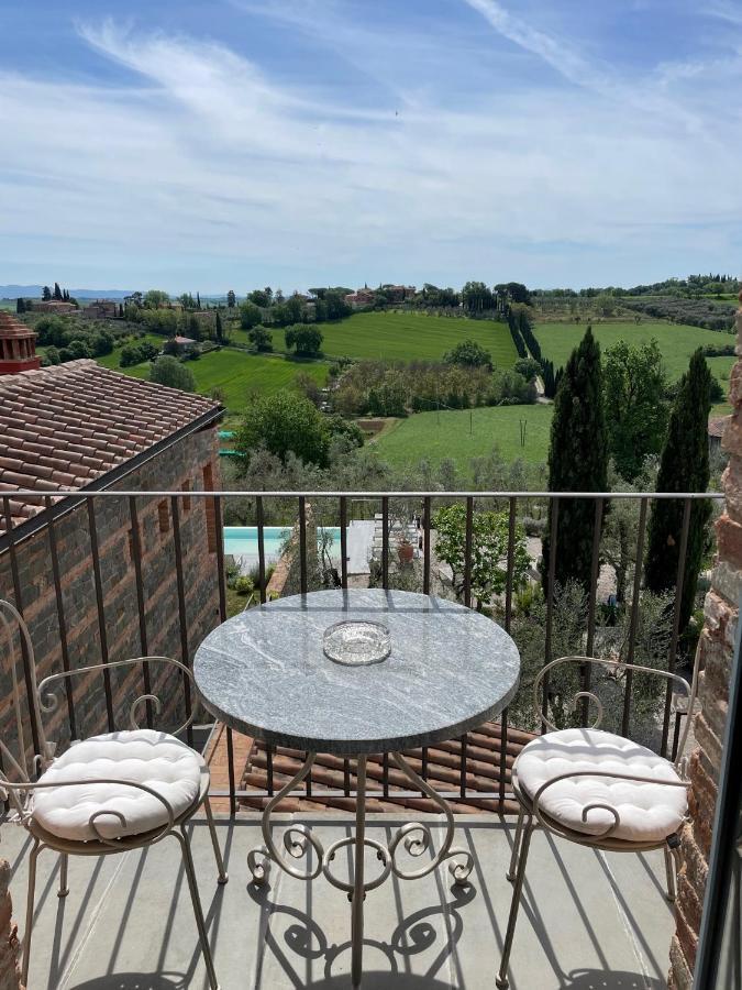 Borgo 69 Villas & Suites 弗约诺德拉亚那 外观 照片